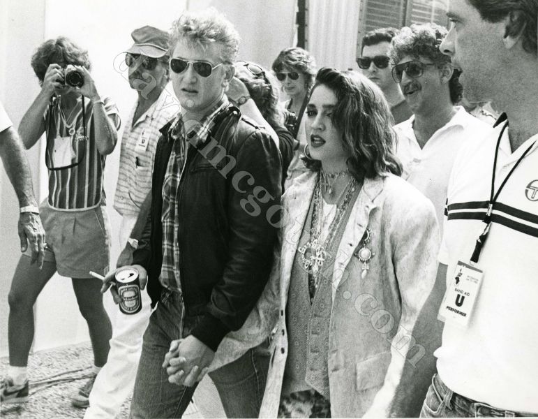 Madonna,  Sean Penn  1985  Philadelphia.jpg